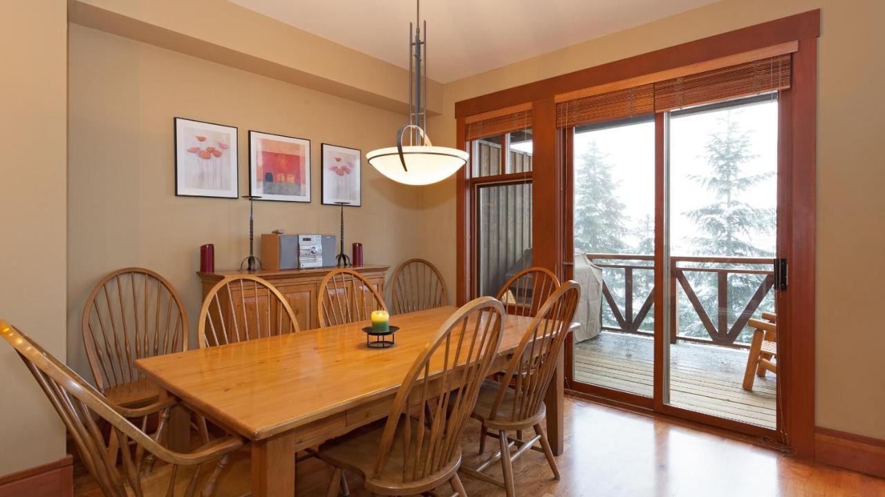 Taluswood The Heights 18 | Mountainside Townhome W/ Ski Access, Hot Tub, Tranquil Views Whistler Bagian luar foto
