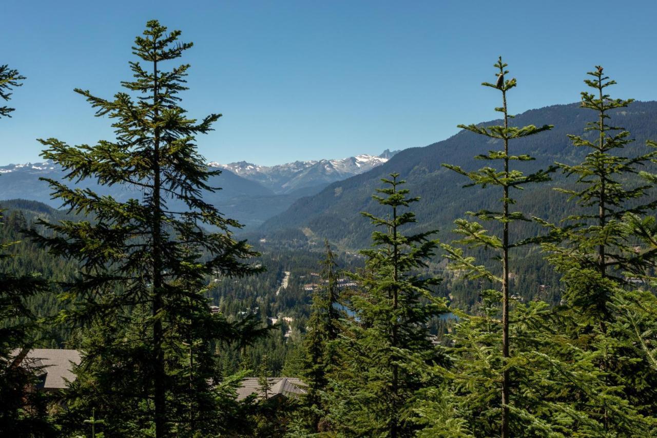 Taluswood The Heights 18 | Mountainside Townhome W/ Ski Access, Hot Tub, Tranquil Views Whistler Bagian luar foto